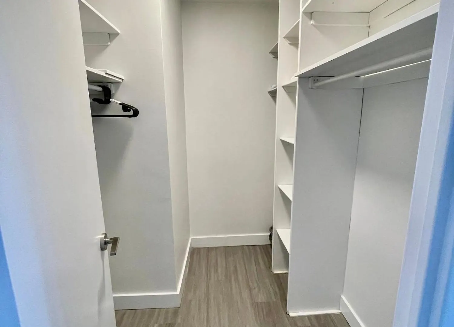 Toronto Bachelor Midtown Apartment