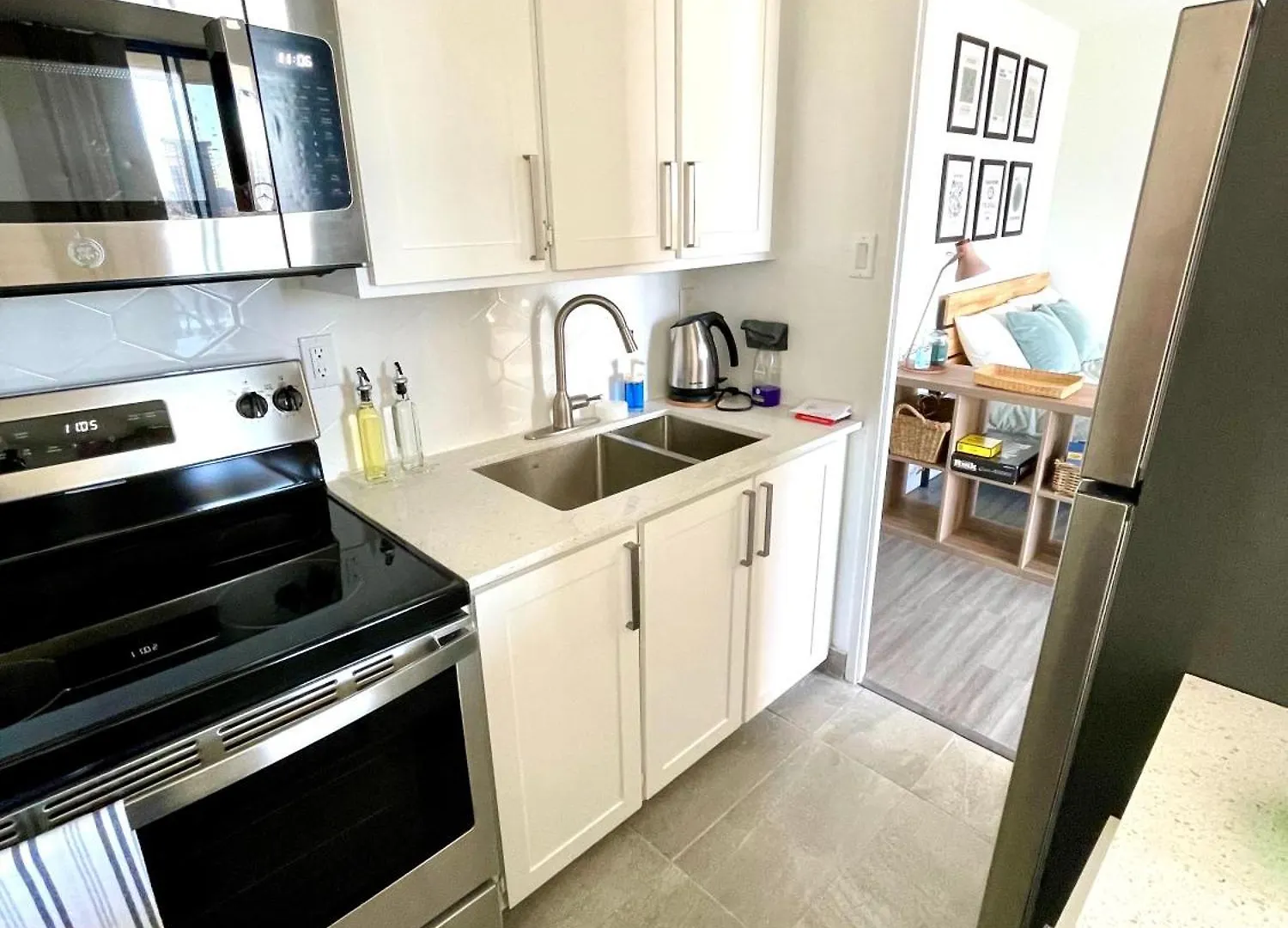 Toronto Bachelor Midtown Apartment 0*,  Canada